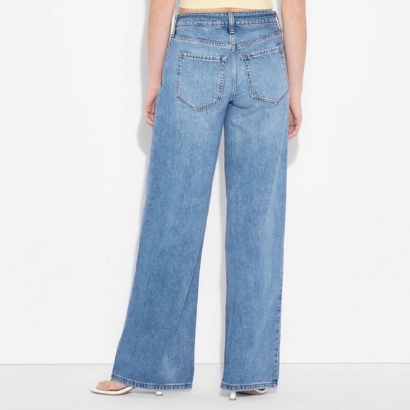 Wild Fable Low Rise Baggy Jeans Light wash size 6 Short - Picture 3 of 7